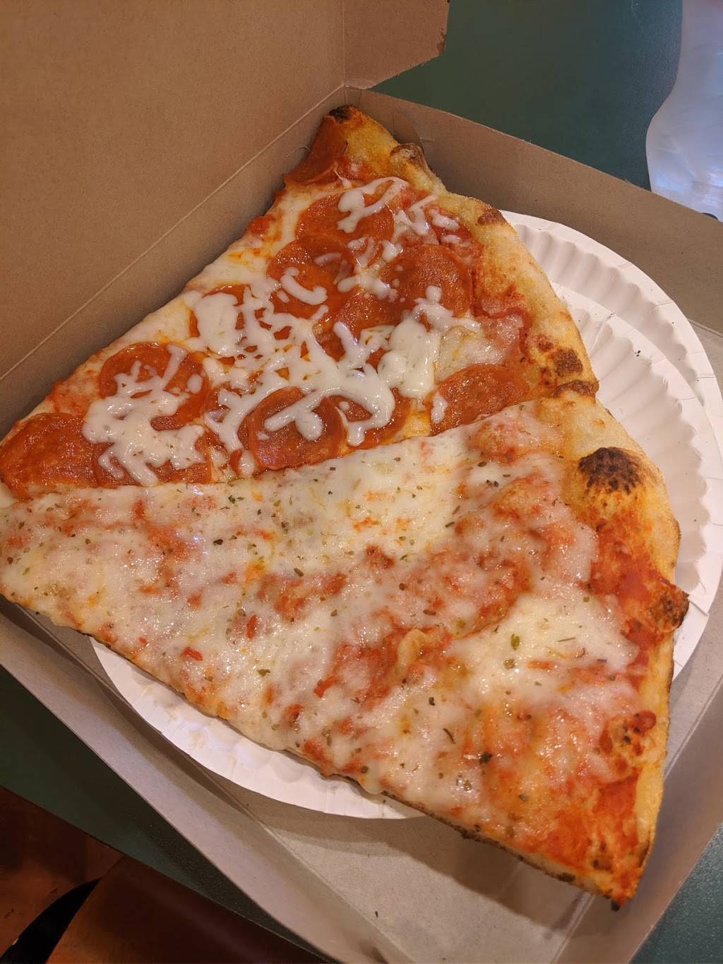 Vita Nova New York Style Pizza & Restaurant | restaurant | 310 E Main St, Charlottesville, VA 22902, USA | 4349770162 OR +1 434-977-0162