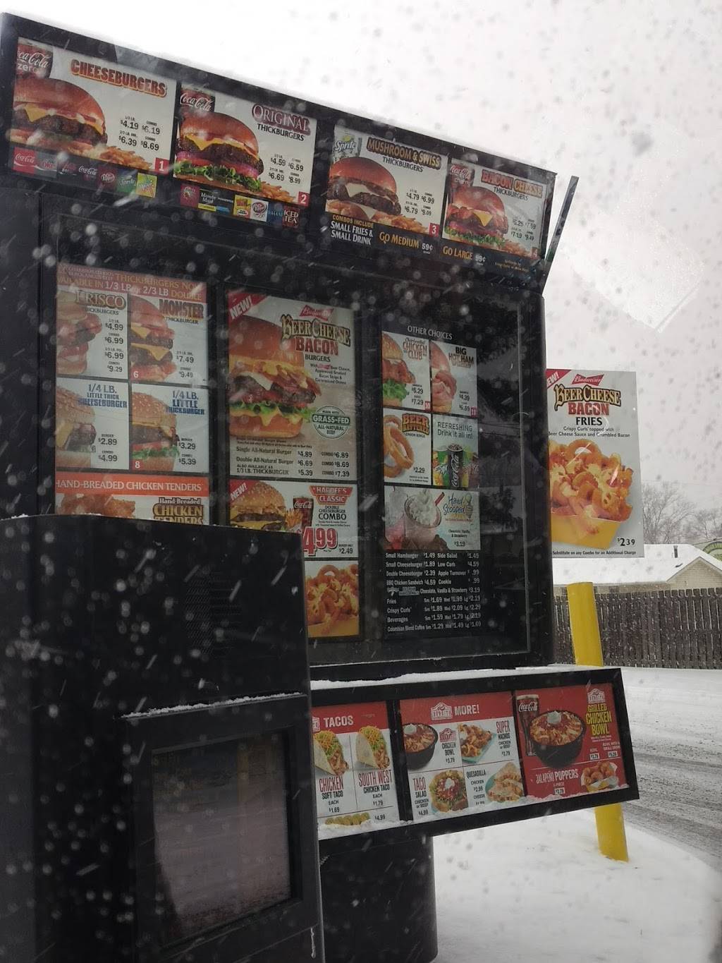 Hardees | restaurant | 589 IN-39 Bypass, Martinsville, IN 46151, USA | 7653425811 OR +1 765-342-5811