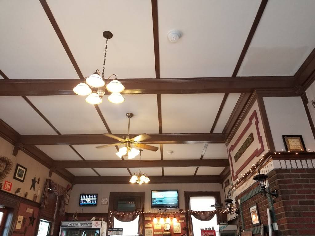 Picket Fence Restaurant | restaurant | 338 NE Main St, Douglas, MA 01516, USA | 5084767990 OR +1 508-476-7990