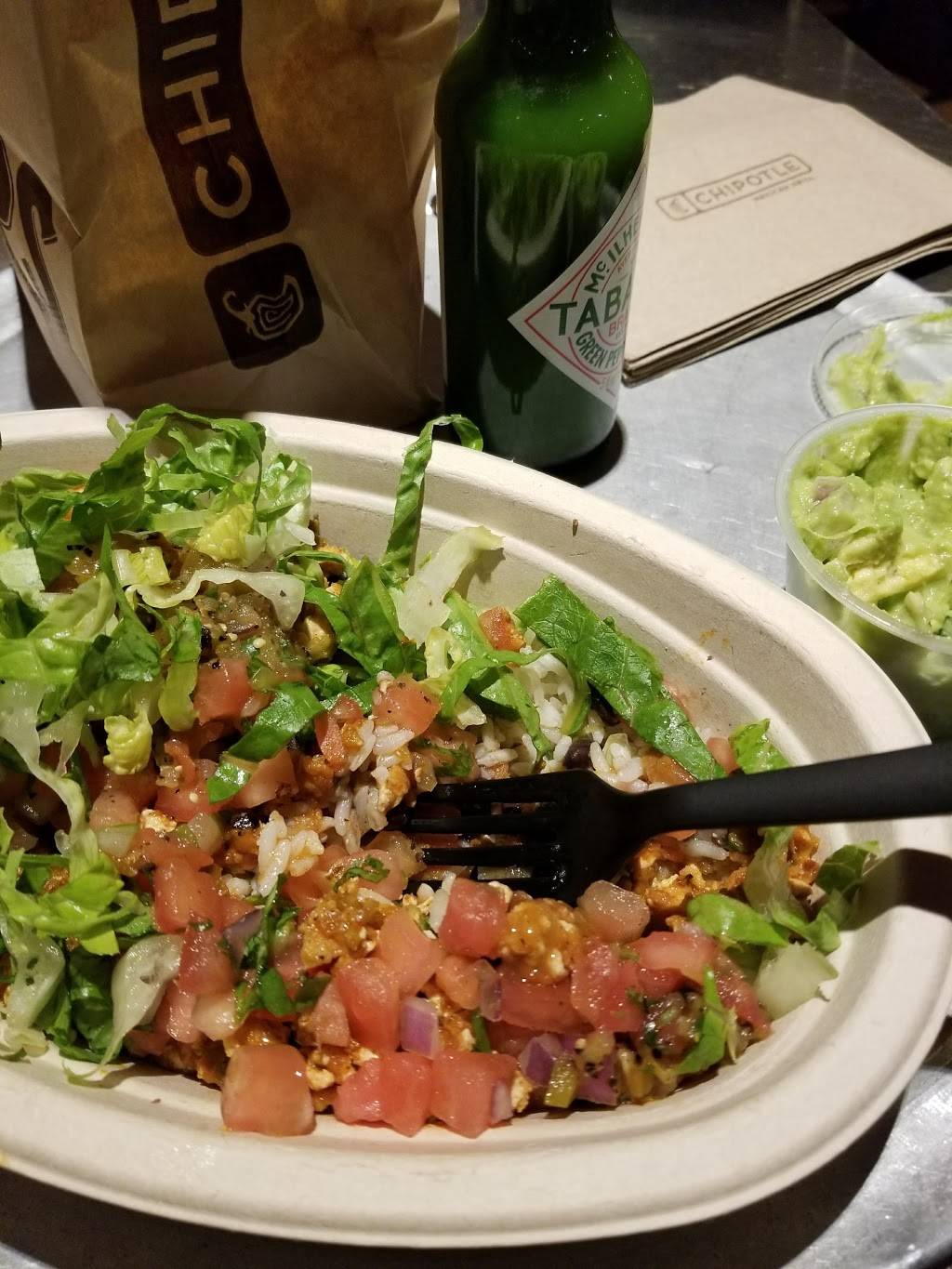 Chipotle Mexican Grill | restaurant | 11613 N Central Expy Ste 100, Dallas, TX 75243, USA | 2148900903 OR +1 214-890-0903