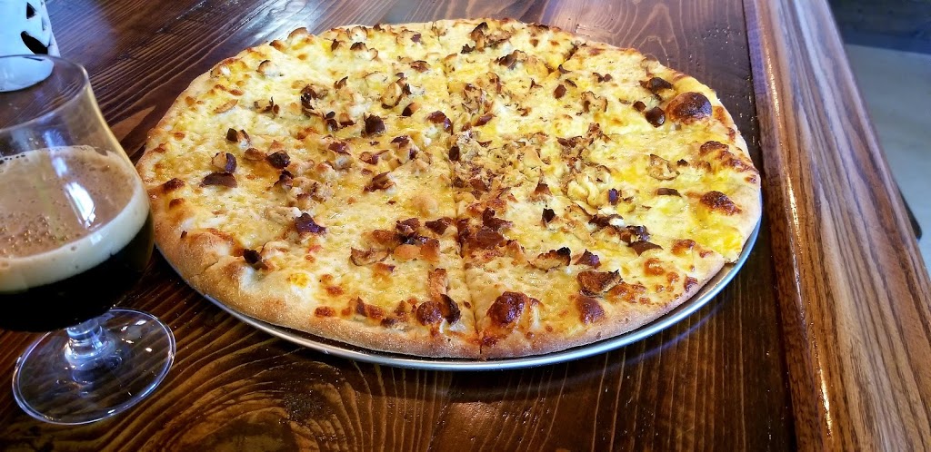 Lucky Dogs Pizzeria & Taproom | meal delivery | 2370 NY-31, Canastota, NY 13032, USA | 3158753534 OR +1 315-875-3534