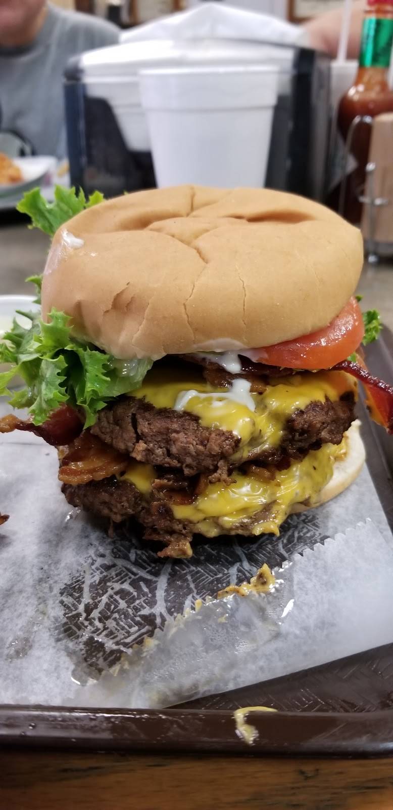 McKenzies Barbeque & Burgers | restaurant | 17099 Walden Rd #200, Montgomery, TX 77356, USA | 9365827444 OR +1 936-582-7444