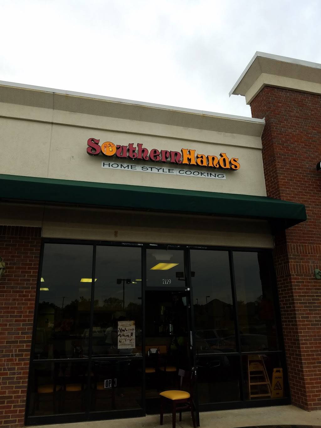 Southern Hands Home Style Cooking | restaurant | 7119 Hacks Cross Rd, Olive Branch, MS 38654, USA | 6628746451 OR +1 662-874-6451