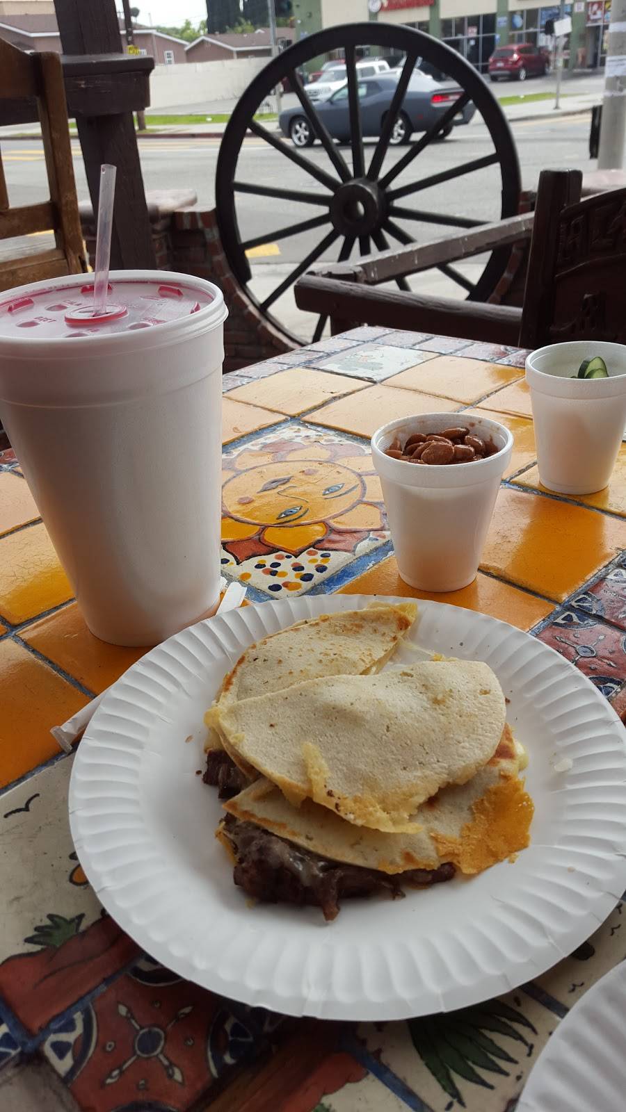 La Carreta | restaurant | 1471 E Vernon Ave, Los Angeles, CA 90011, USA | 3232327133 OR +1 323-232-7133