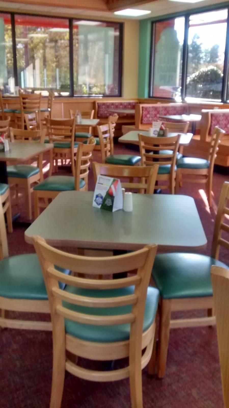 Bojangles Famous Chicken n Biscuits | restaurant | 4927 Charlotte Hwy, Lake Wylie, SC 29710, USA | 8038319346 OR +1 803-831-9346