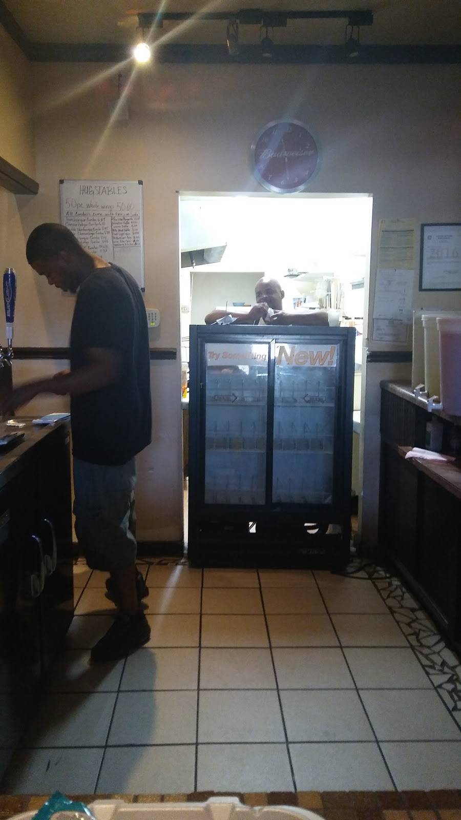 Hugstable Sports Bar & Grill | restaurant | 813 Jackson Ave, Memphis, TN 38107, USA | 9015222911 OR +1 901-522-2911