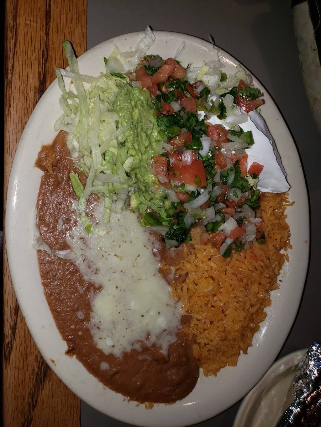 El Chile Poblano Mexican Restaurant | restaurant | 1649 S Memorial Dr, New Castle, IN 47362, USA | 7655294441 OR +1 765-529-4441