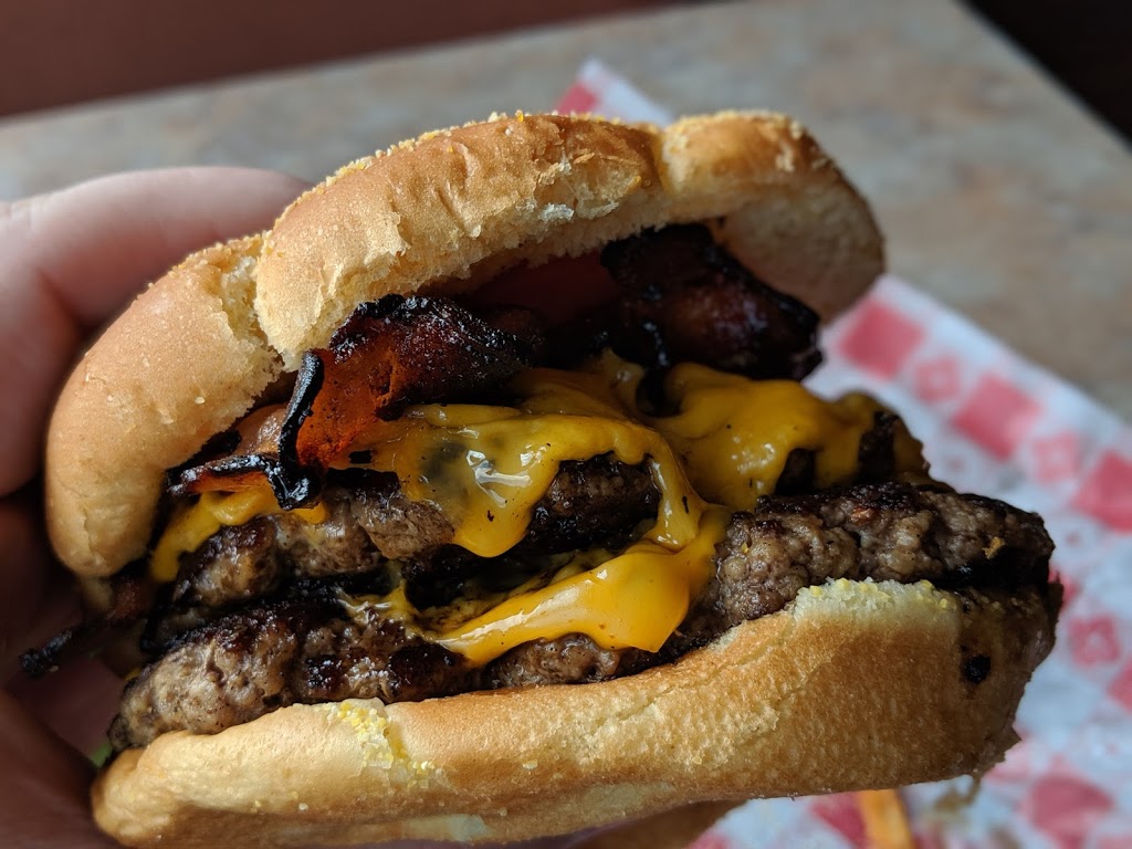 Harris Burgers | restaurant | 106 E Willow St, Harrisburg, SD 57032, USA | 6057671900 OR +1 605-767-1900