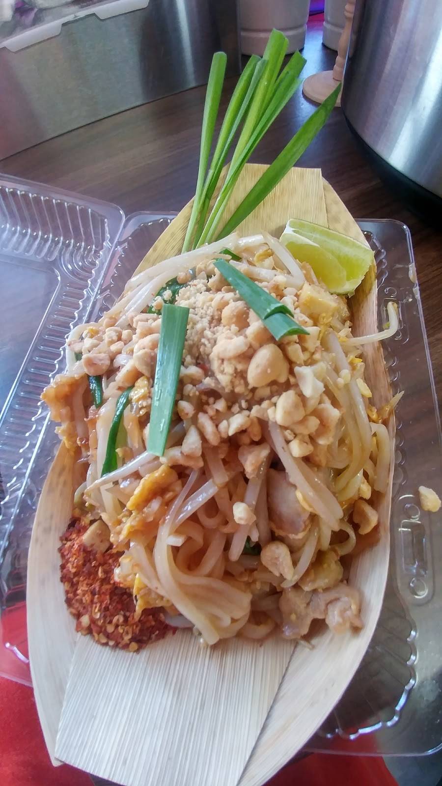 Nantana Thai Food & Desserts | restaurant | 707 Dundas St W, Toronto, ON M5T 2W6, Canada | 6475260008 OR +1 647-526-0008