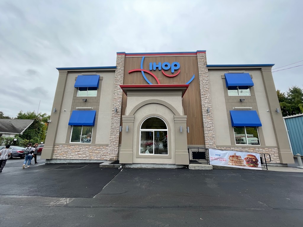 IHOP | restaurant | 32 Newtown Rd, Danbury, CT 06810, USA | 2034563471 OR +1 203-456-3471