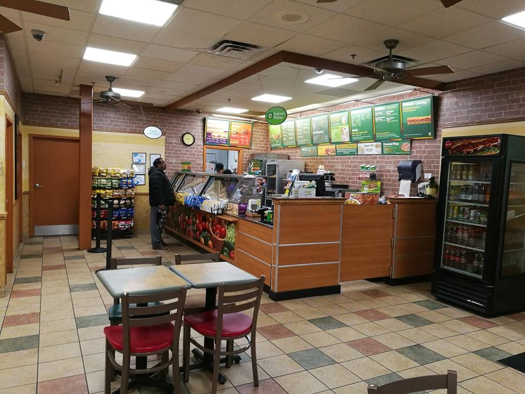 Subway | restaurant | 111 Lenox St, Norwood, MA 02062, USA | 7814400048 OR +1 781-440-0048
