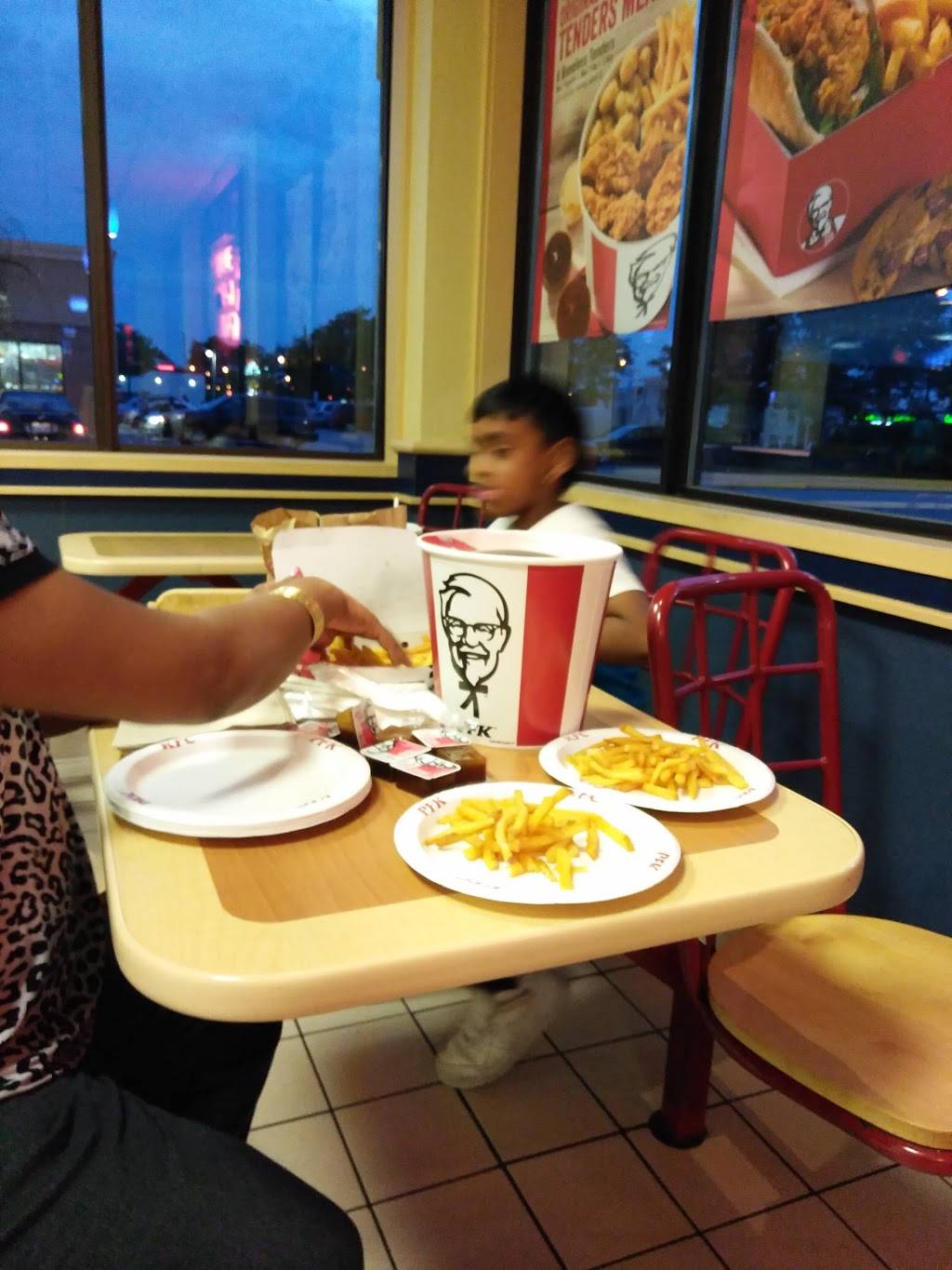 Taco Bell | meal takeaway | 500 Rexdale Blvd, Etobicoke, ON M9W 6K5, Canada | 4166745860 OR +1 416-674-5860