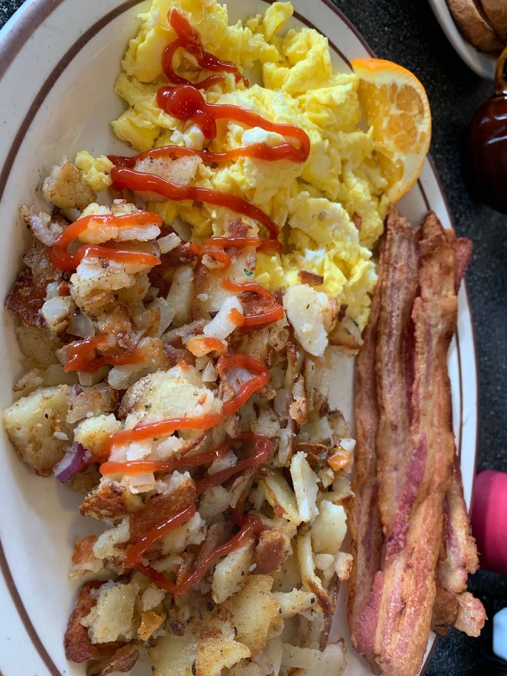 Chubbys Diner | restaurant | 6451 N Blackstone Ave, Fresno, CA 93710, USA | 5594489999 OR +1 559-448-9999