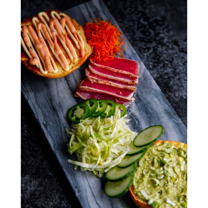 Sushi Shop | restaurant | 2300 Yonge St, Toronto, ON M4P 1E4, Canada | 4164851758 OR +1 416-485-1758