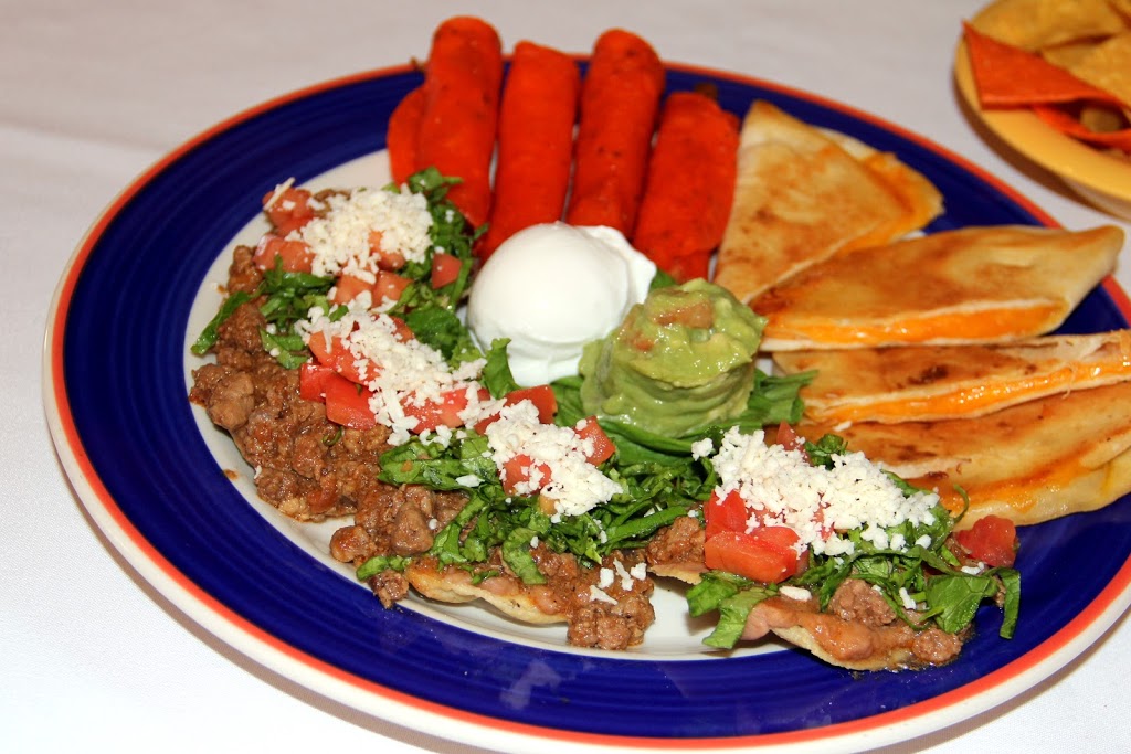 Mi Tierra Cafe y Panaderia | restaurant | 218 Produce Row, San Antonio, TX 78207, USA | 2102251262 OR +1 210-225-1262