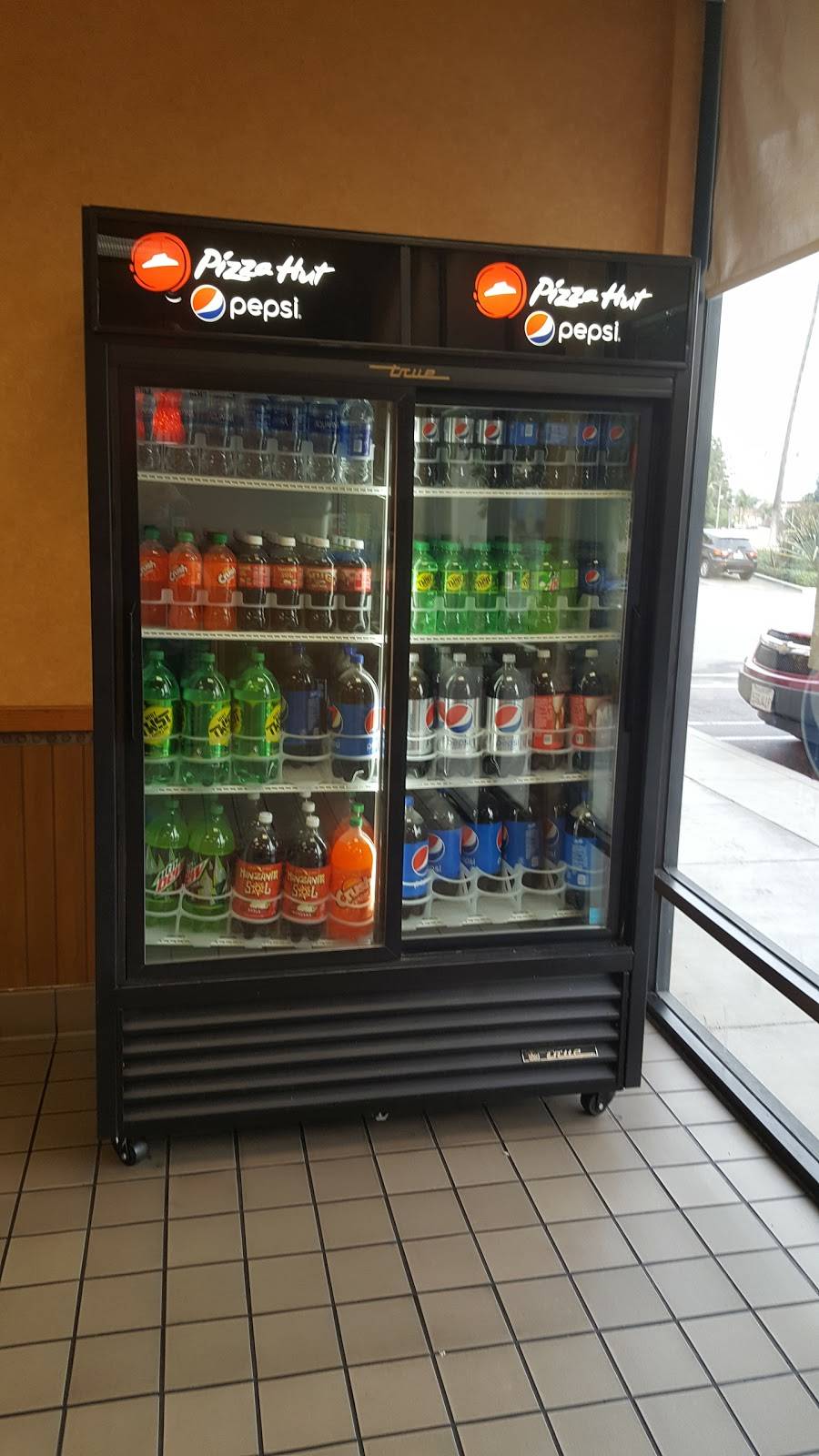 Pizza Hut | restaurant | 901 E Yorba Linda Blvd, Placentia, CA 92870, USA | 7149964222 OR +1 714-996-4222