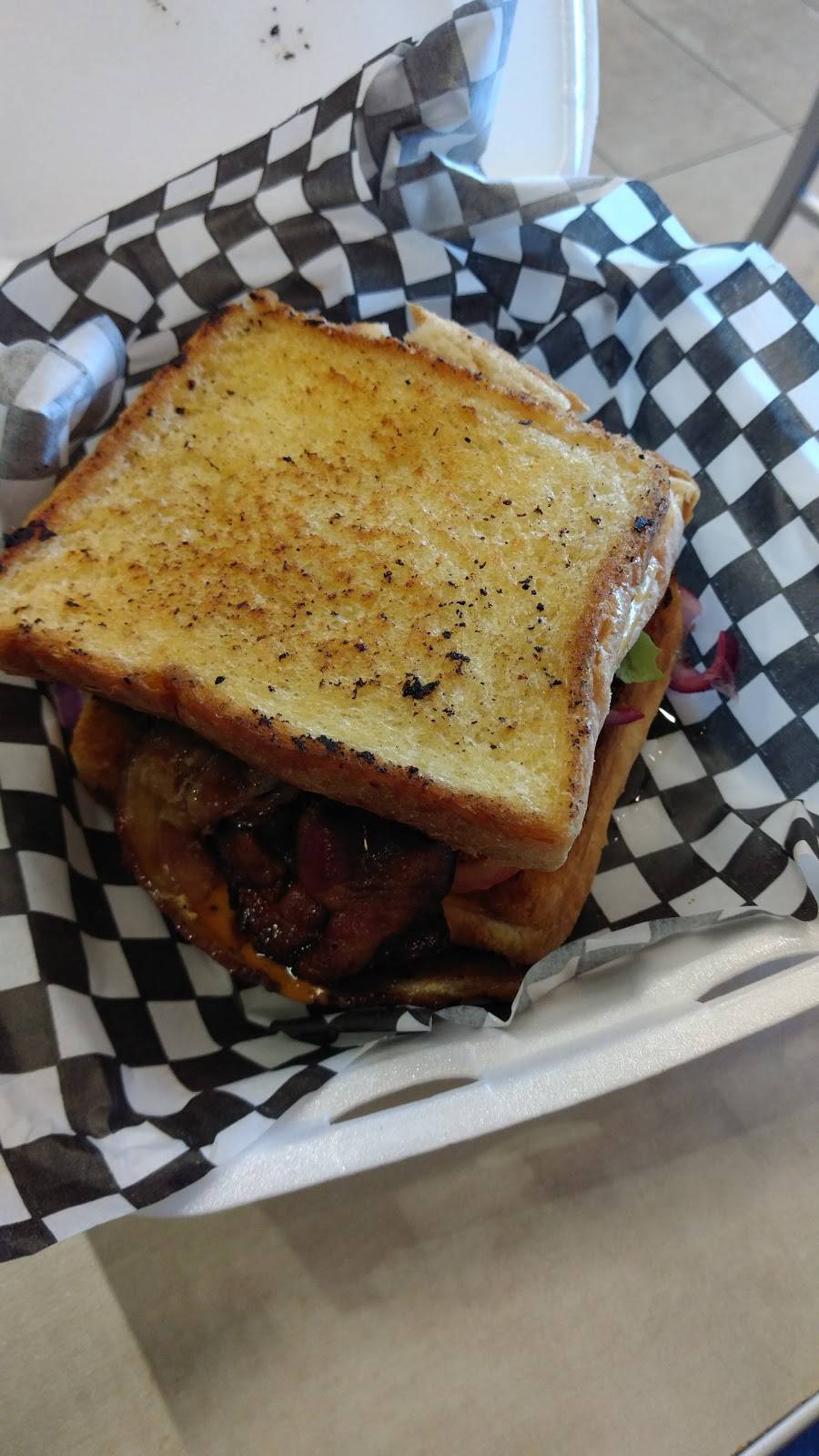 Shamrock Burgers | restaurant | 200 Carnwith Dr, Whitby, ON L1M 0A1, Canada | 9056553700 OR +1 905-655-3700