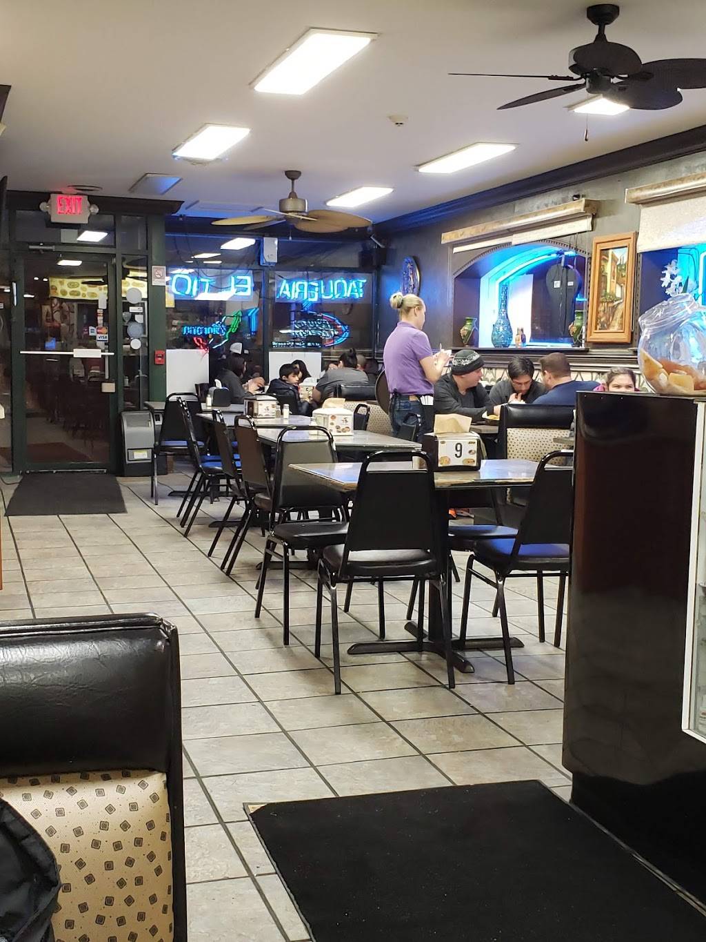 Taqueria El Tio | restaurant | 81 S River St, Aurora, IL 60506, USA | 6308446603 OR +1 630-844-6603