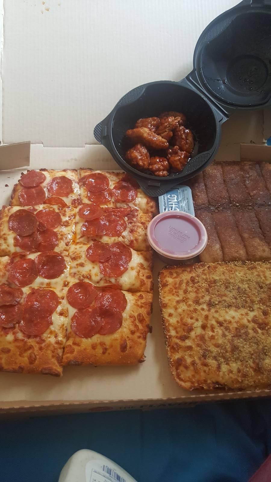 Pizza Hut | meal takeaway | 7520 N Wayne Rd, Westland, MI 48185, USA | 7342617080 OR +1 734-261-7080