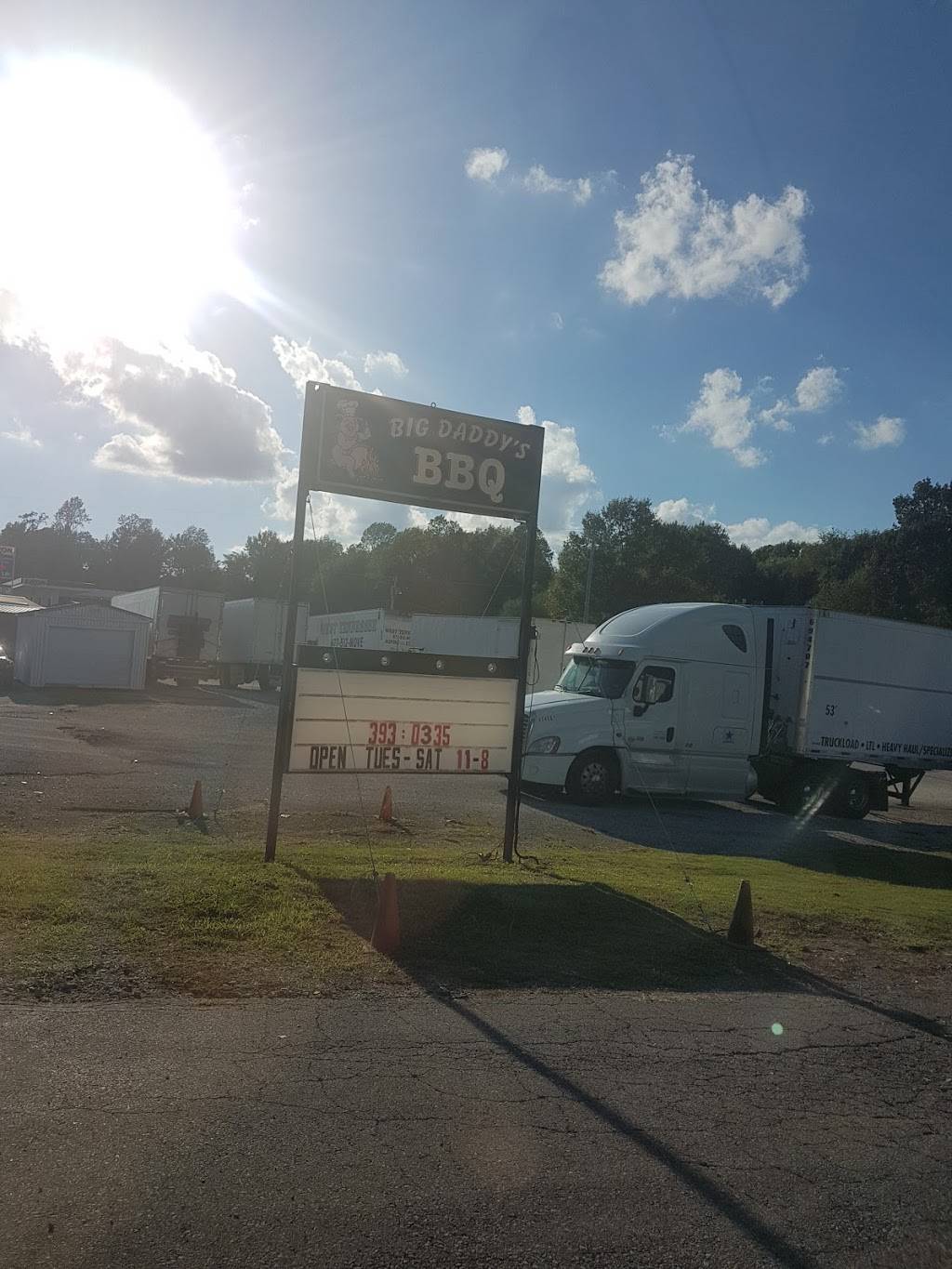 Big Daddys Barbeque | restaurant | 17615 Highland Dr, McKenzie, TN 38201, USA | 7313930335 OR +1 731-393-0335