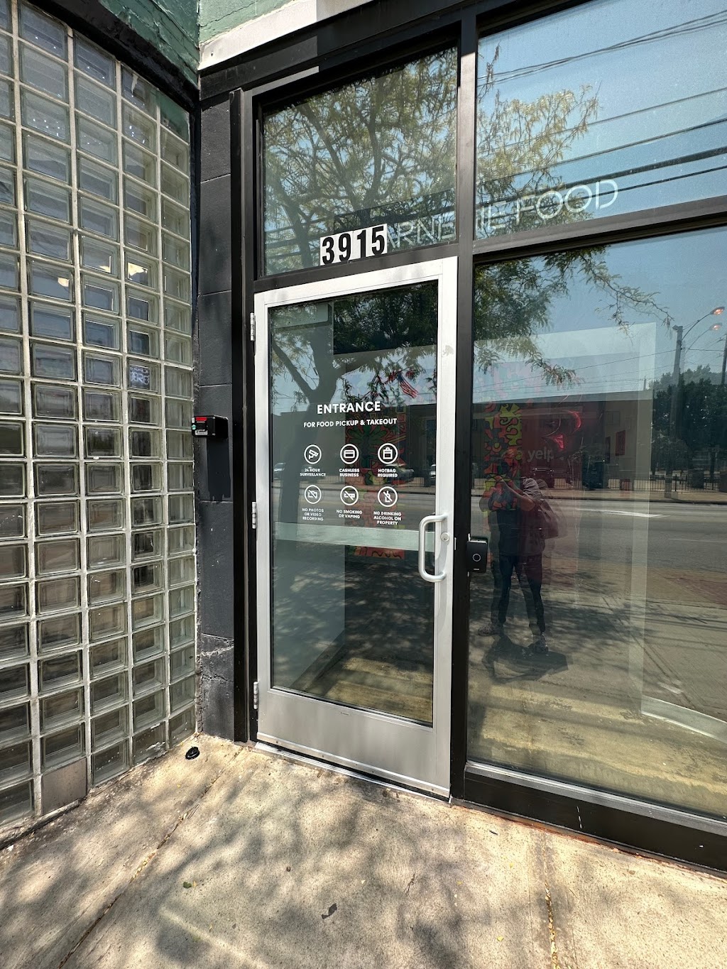 Little italia | restaurant | 3915 Carnegie Ave, Cleveland, OH 44115, USA | 4403103721 OR +1 440-310-3721