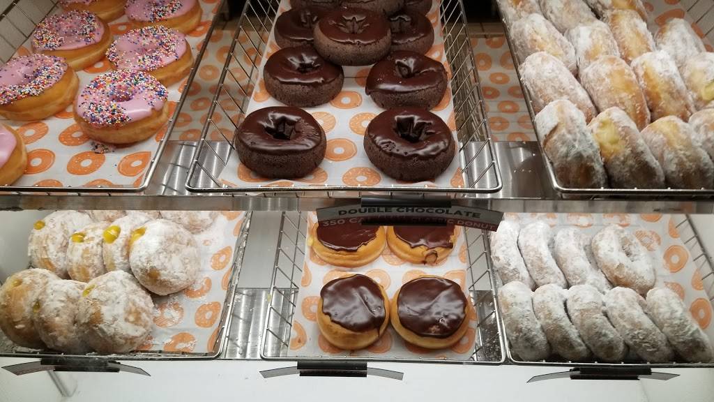 Dunkin | cafe | 23771 El Toro Rd, Lake Forest, CA 92630, USA | 9496003843 OR +1 949-600-3843