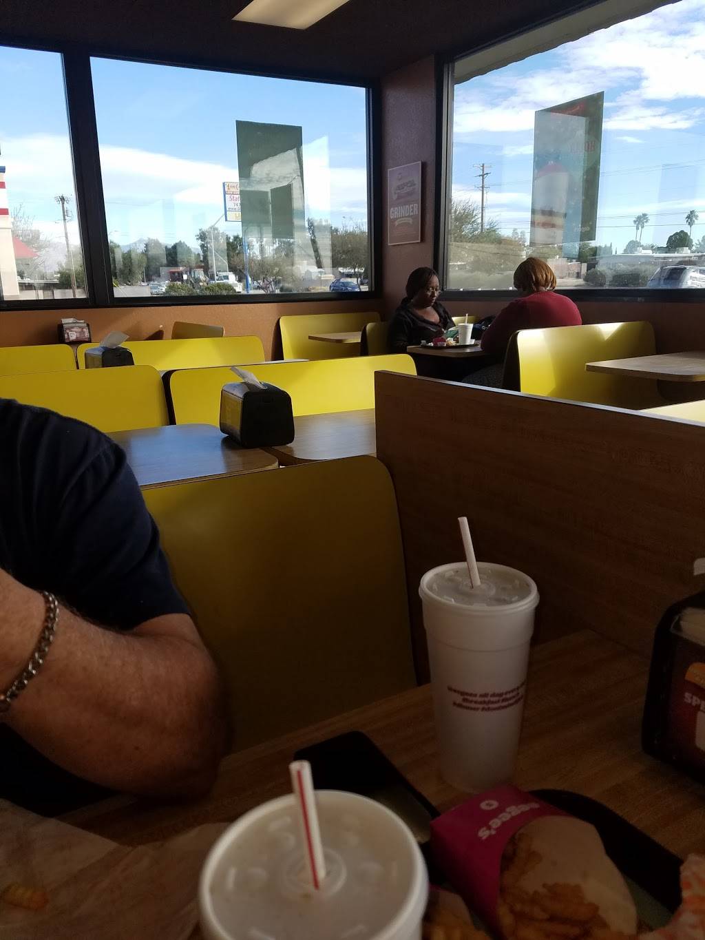 Eegees | restaurant | 7235 E Golf Links Rd, Tucson, AZ 85730, USA | 5207219310 OR +1 520-721-9310