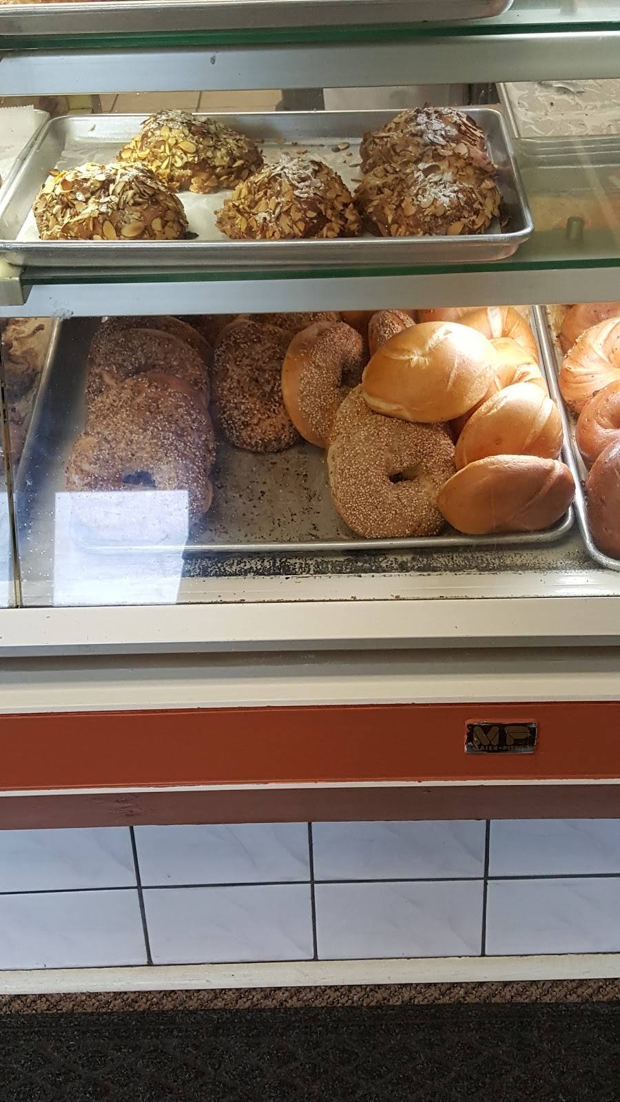 Full Moon Cafe | restaurant | 3549 Electric Rd, Roanoke, VA 24018, USA | 5407251508 OR +1 540-725-1508