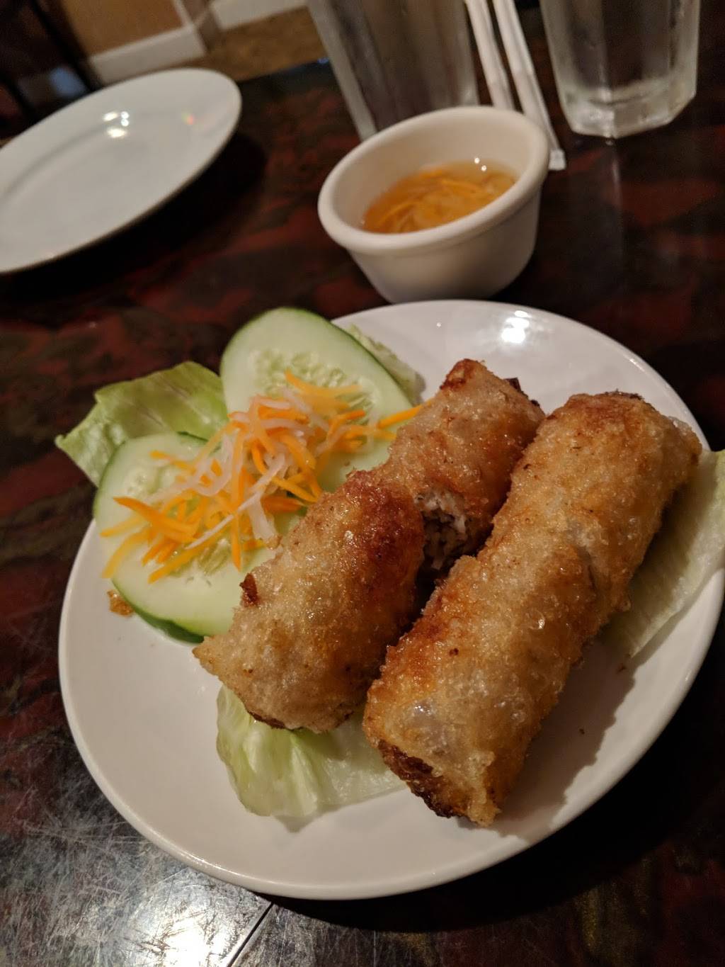 Saigon Cafe | restaurant | 20921 Davenport Dr, Sterling, VA 20165, USA | 7034042424 OR +1 703-404-2424