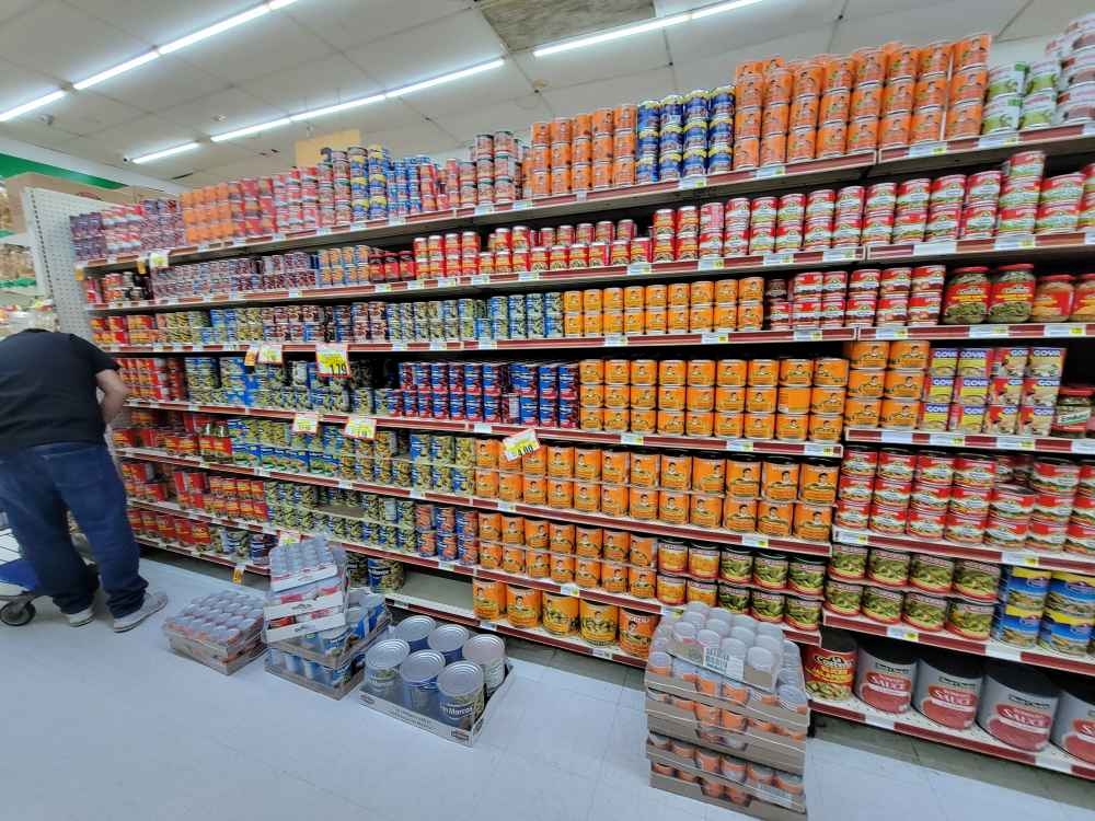 Food Market La Chiquita | bakery | 133 W Roosevelt Rd, West Chicago, IL 60185, USA | 6302310098 OR +1 630-231-0098