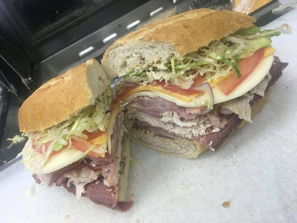 Dagwoods deli IUPUI | meal delivery | 923 Indiana Ave, Indianapolis, IN 46202, USA | 3174265222 OR +1 317-426-5222