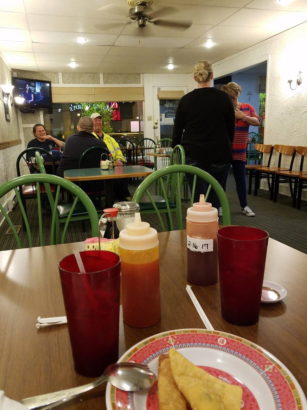 Mama Chans | restaurant | n 62550, 105 N Main St, Moweaqua, IL 62550, USA | 2177683888 OR +1 217-768-3888