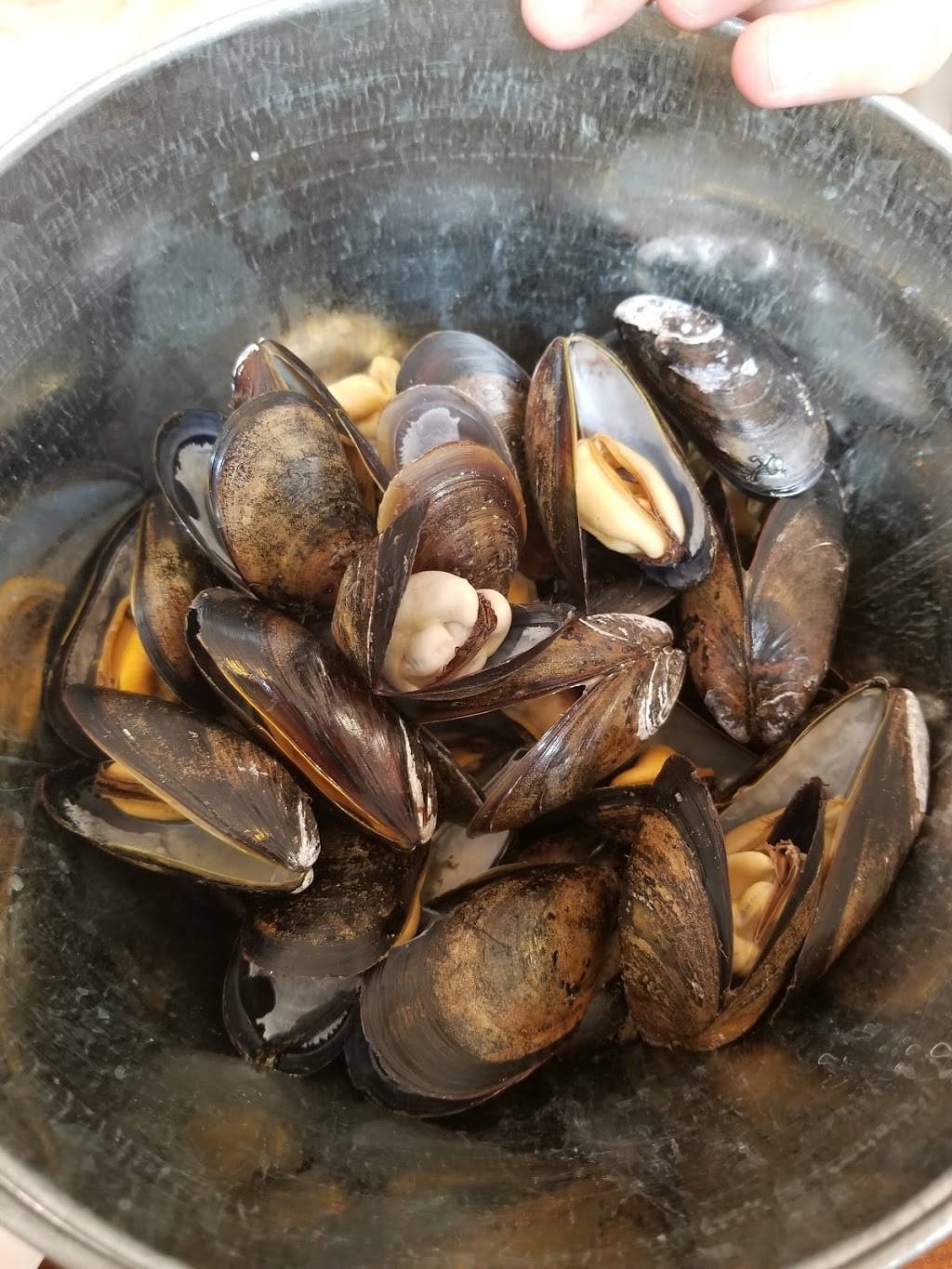 Fancys Fish and Chips Seafood Restaurant | restaurant | 5 Bell Farm Rd, Barrie, ON L4M 5G1, Canada | 7057289594 OR +1 705-728-9594