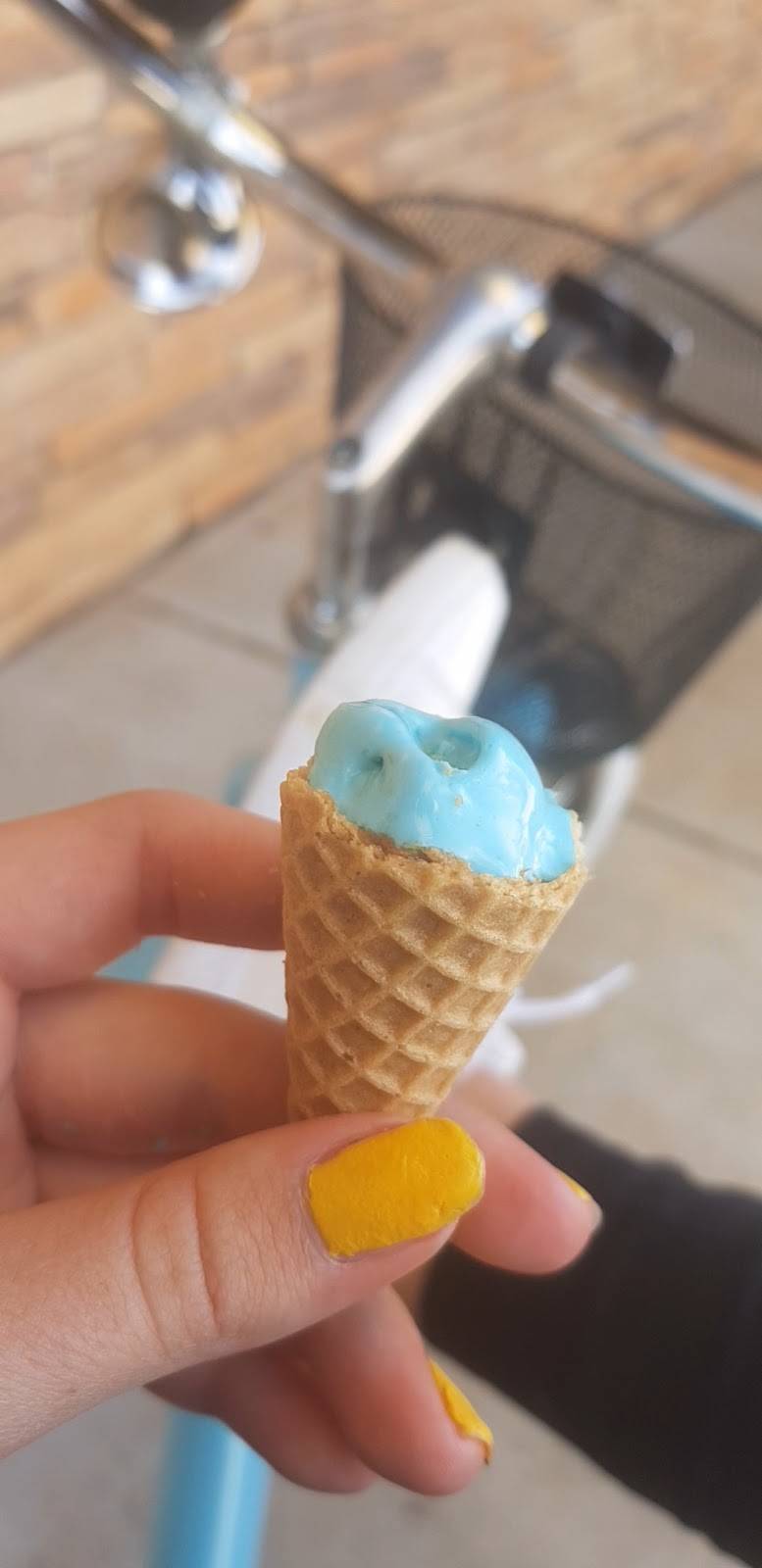 Braums Ice Cream & Burger Restaurant | restaurant | 2001 NW 164th St, Edmond, OK 73012, USA | 4053414542 OR +1 405-341-4542