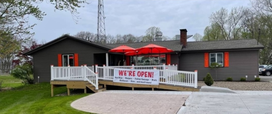 The Dog House | restaurant | 170 Pearl Rd, Brunswick, OH 44212, USA | 3307413471 OR +1 330-741-3471