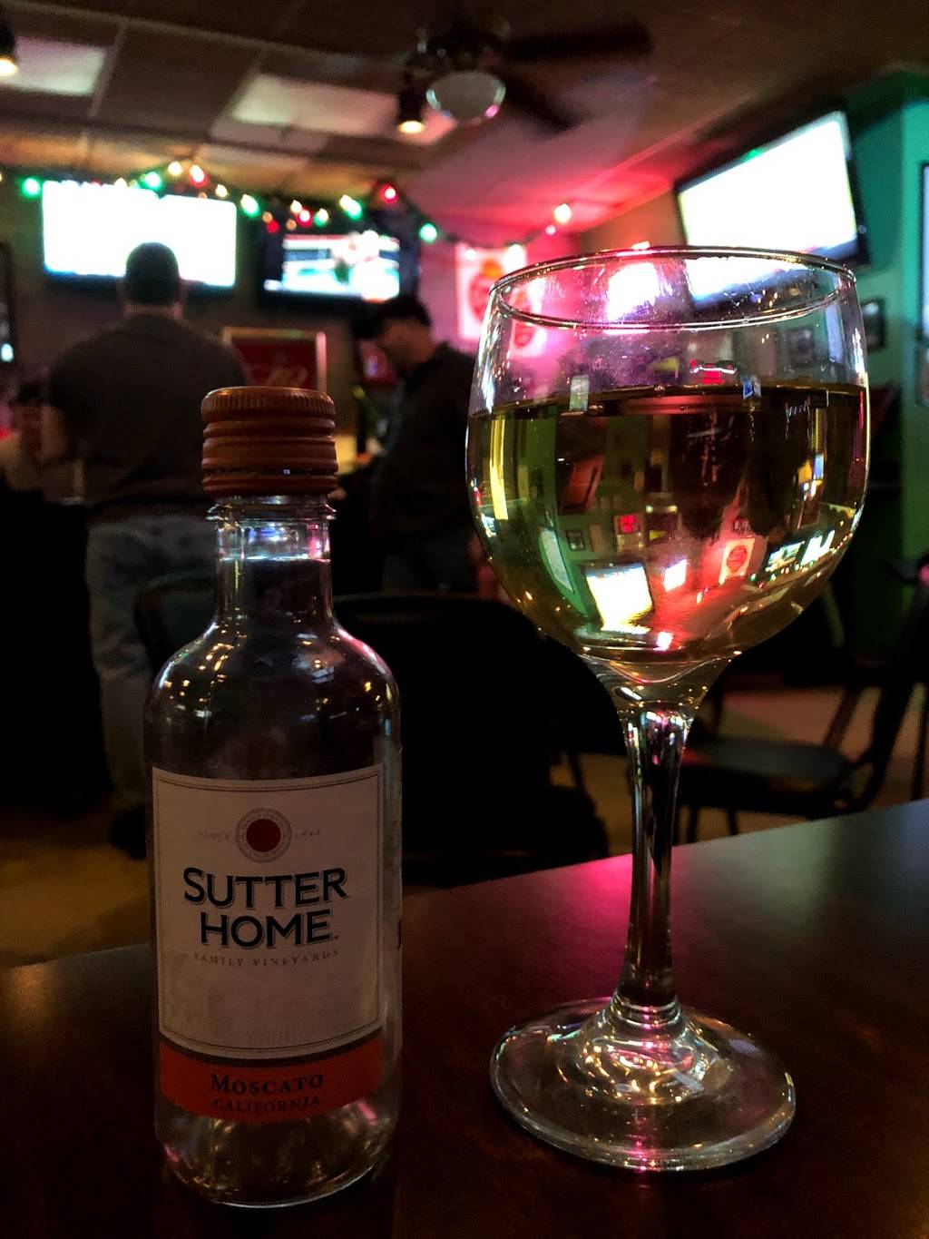 OBrians Sports Bar & Grill | restaurant | 1801 N Green River Rd, Evansville, IN 47715, USA | 8124014630 OR +1 812-401-4630