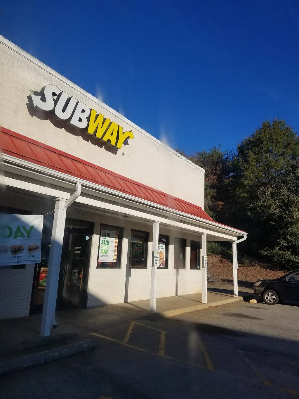 Subway | restaurant | 5603 Country Club Rd, Winston-Salem, NC 27104, USA | 3367942613 OR +1 336-794-2613