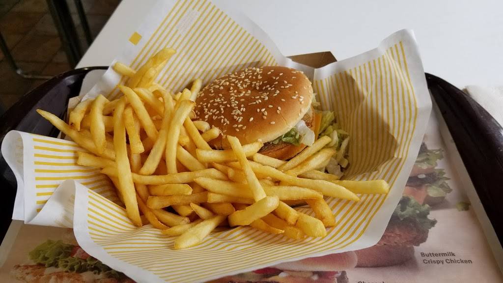 McDonalds | cafe | 2853 Centre Dr, Fairborn, OH 45324, USA | 9374583599 OR +1 937-458-3599