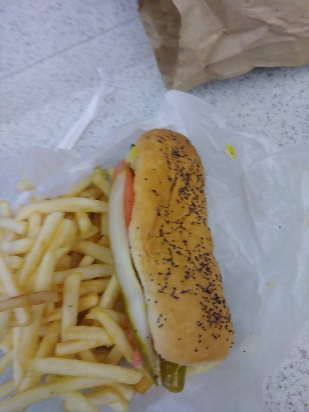 Mickeys Drive-In | restaurant | 635 Mannheim Rd, Bellwood, IL 60104, USA | 7085477866 OR +1 708-547-7866