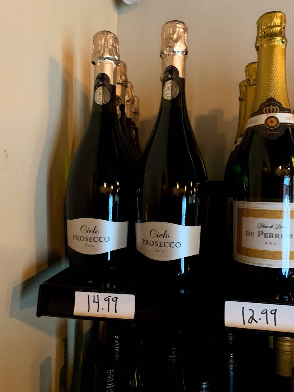 Chicks To-Go | restaurant | 1807 Washington Ave, Philadelphia, PA 19146, USA | 2155462233 OR +1 215-546-2233