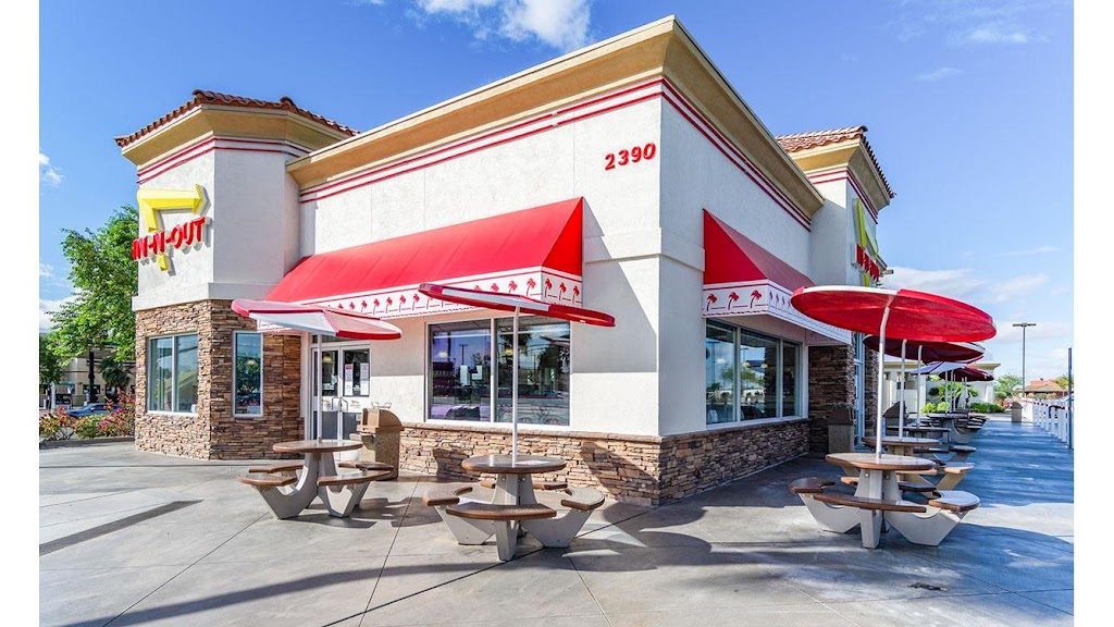 In-N-Out Burger | restaurant | 2390 S 4th St, El Centro, CA 92243, USA | 8007861000 OR +1 800-786-1000