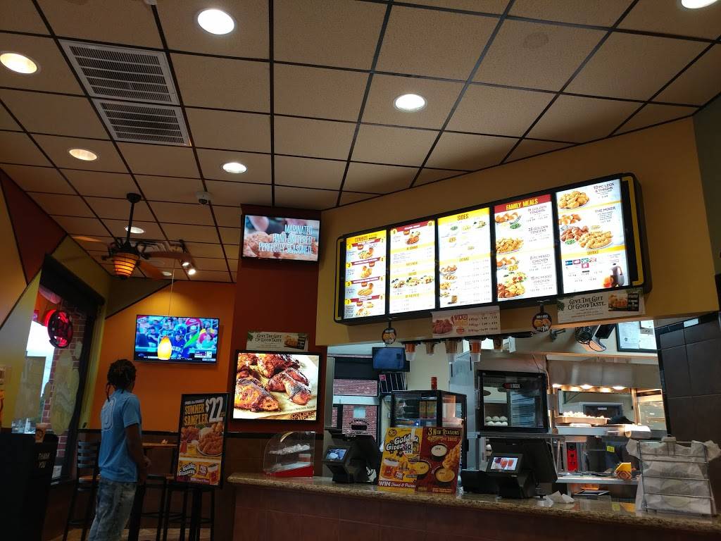 Golden Chick | meal takeaway | 2824 Spears Rd, Houston, TX 77067, USA | 8329551549 OR +1 832-955-1549
