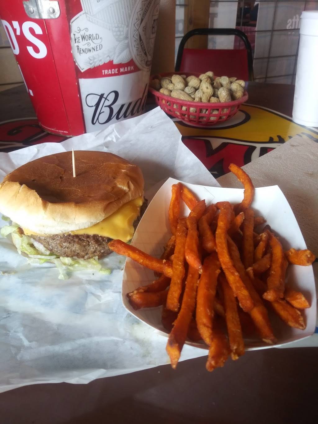 Grumps | restaurant | 1645 W South Loop, Stephenville, TX 76401, USA | 2549659659 OR +1 254-965-9659