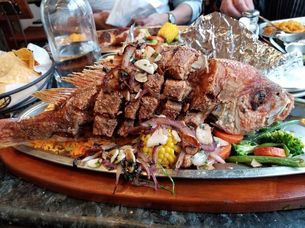 El Barco Mariscos | restaurant | 1035 N Ashland Ave, Chicago, IL 60622, USA | 7734866850 OR +1 773-486-6850