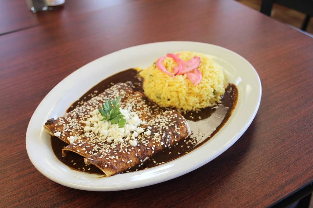 Taqueria el Gallo Loco | restaurant | 10643 700 E, Sandy, UT 84070, USA | 8015420318 OR +1 801-542-0318