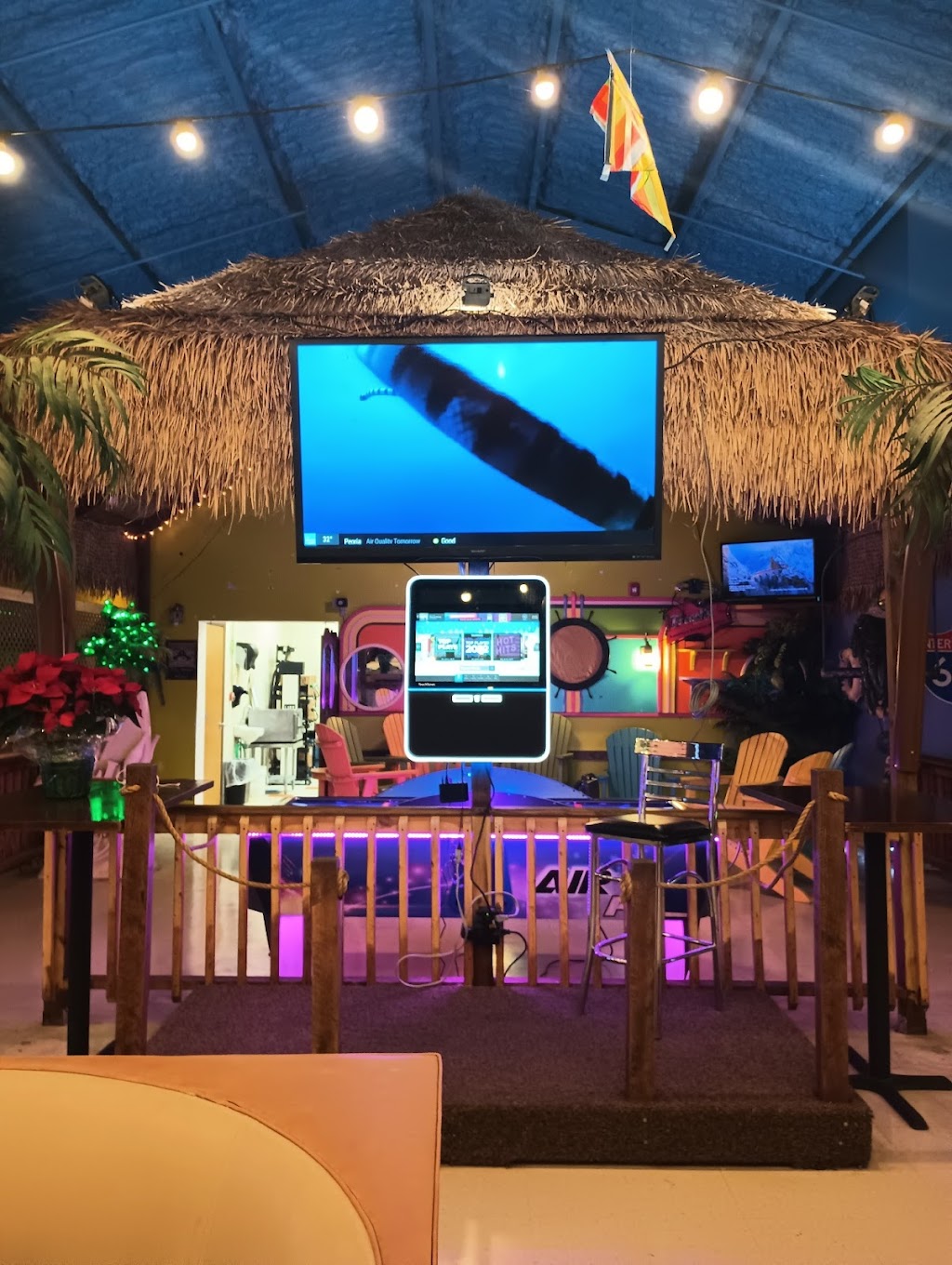 Burger Barge | restaurant | 123 Meadow Ave, East Peoria, IL 61611, USA | 3098398443 OR +1 309-839-8443