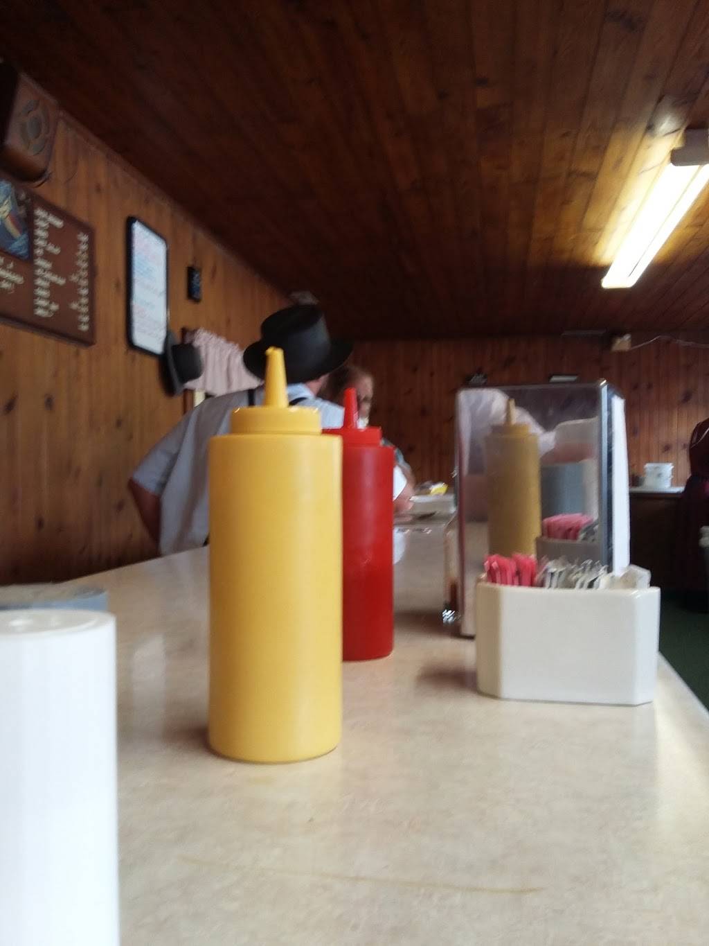 Kalona Sales Barn Lunchroom | restaurant | 121 9th St, Kalona, IA 52247, USA | 3196562222 OR +1 319-656-2222