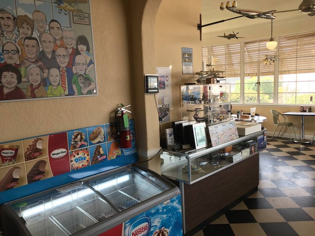 Flight Line Café | restaurant | 524 Airport Rd, Fresno, CA 93706, USA | 5593554186 OR +1 559-355-4186