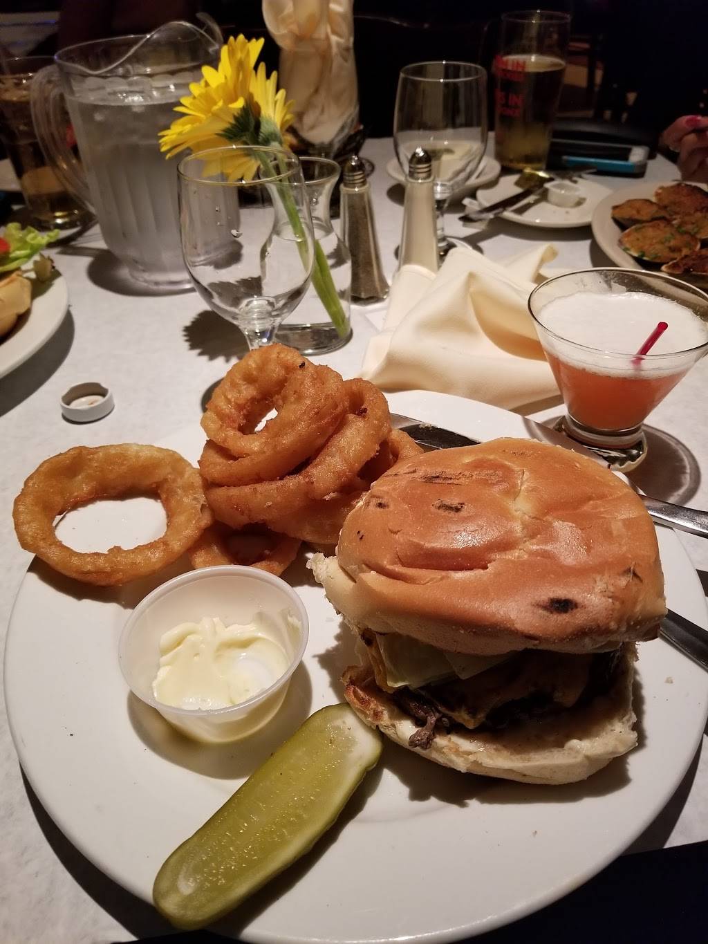 The Wicked Wolf | restaurant | 4029 E Tremont Ave, Bronx, NY 10465, USA | 7188294400 OR +1 718-829-4400