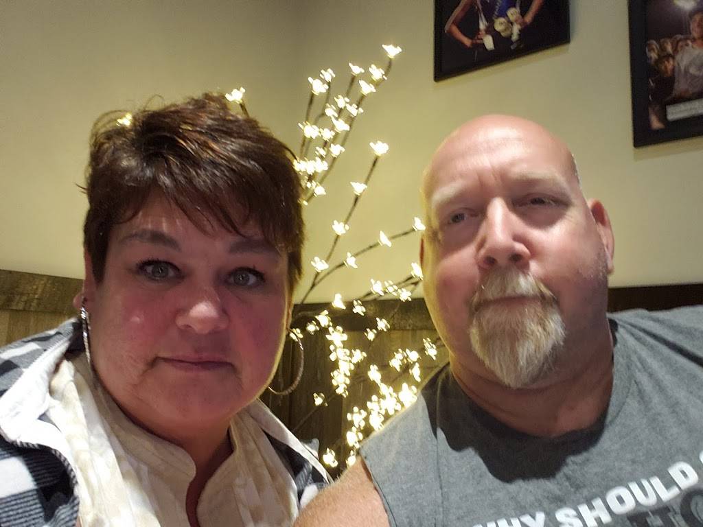 Thumbs Up Lounge | night club | 53 N Howard Ave, Croswell, MI 48422, USA | 8106792220 OR +1 810-679-2220